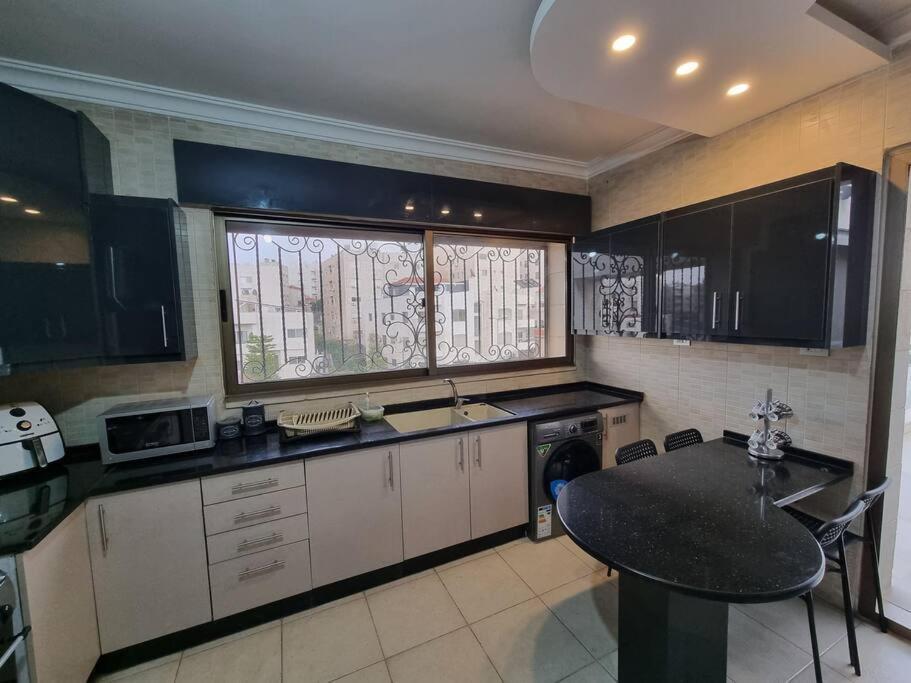 Deir Ghbar 3 Rooms Apart Amman Luaran gambar